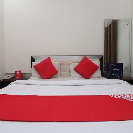 אגרה Oyo 24723 Hotel Atul Palace מראה חיצוני תמונה