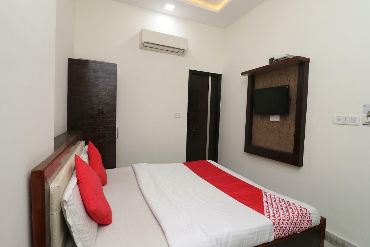 אגרה Oyo 24723 Hotel Atul Palace מראה חיצוני תמונה