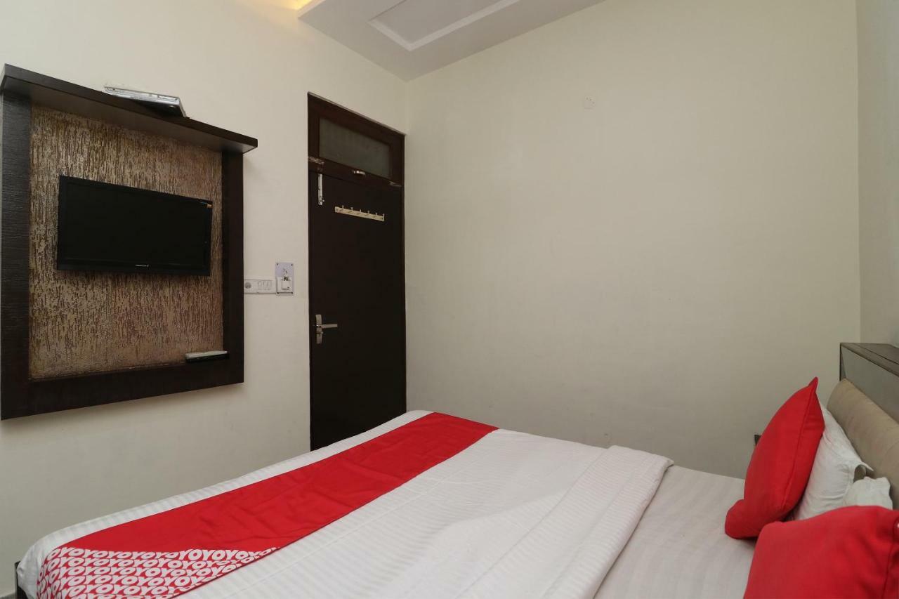 אגרה Oyo 24723 Hotel Atul Palace מראה חיצוני תמונה
