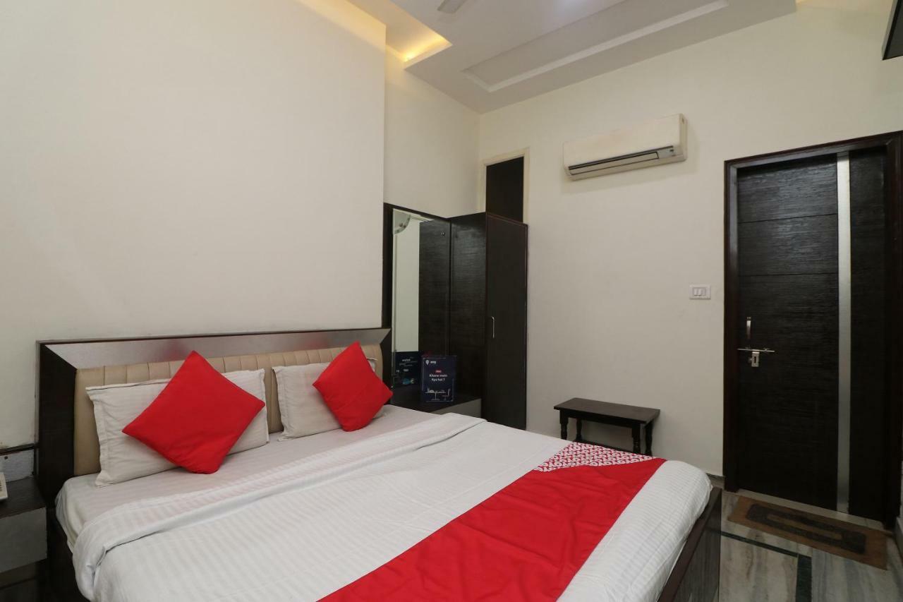 אגרה Oyo 24723 Hotel Atul Palace מראה חיצוני תמונה
