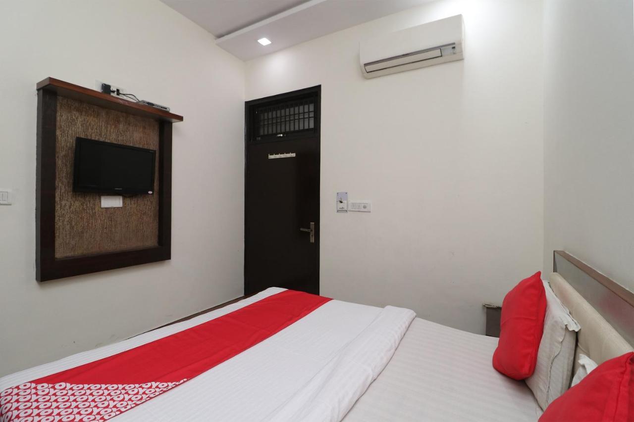 אגרה Oyo 24723 Hotel Atul Palace מראה חיצוני תמונה